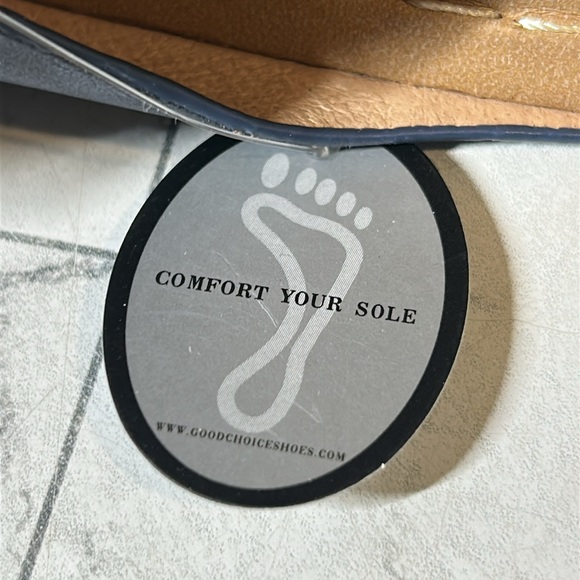 NWT Good Choice Womens Selly Navy Floral Applique Wedge Sandals Size 7M - Picture 8 of 9